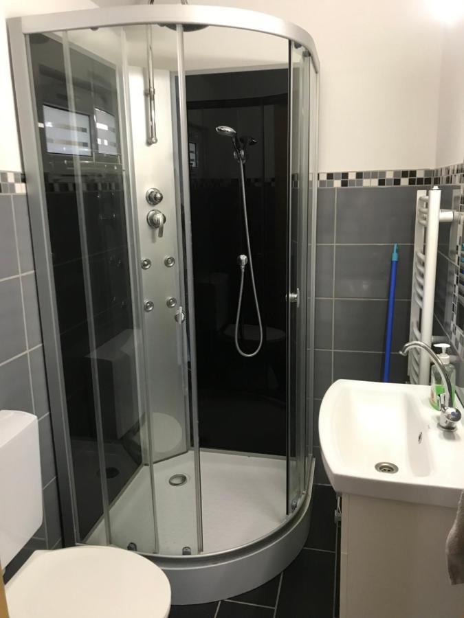 Kerti Franciaagyas Apartman Vác エクステリア 写真
