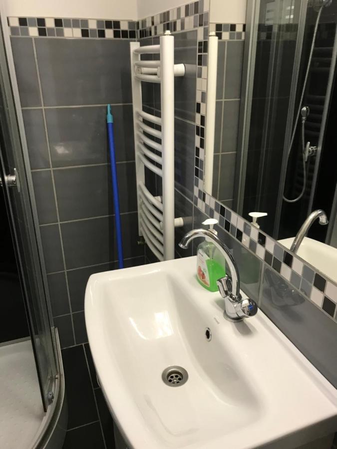 Kerti Franciaagyas Apartman Vác エクステリア 写真